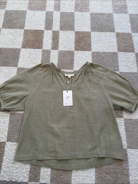Lightweight Olive Short-Sleeve Peasant Blouse